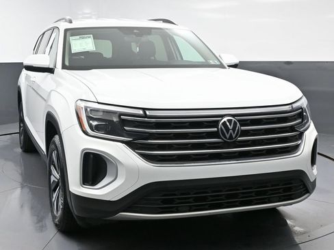 Used 2024 Volkswagen Atlas SE image 4