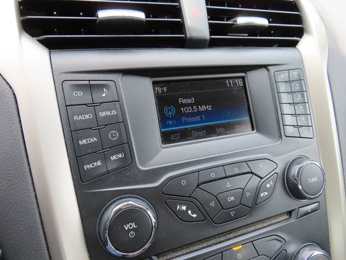 Used 2014 Ford Fusion SE w/ Equipment Group 202A FWD image 22