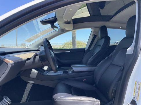 Used 2023 Tesla Model Y Long Range AWD/4WD image 19