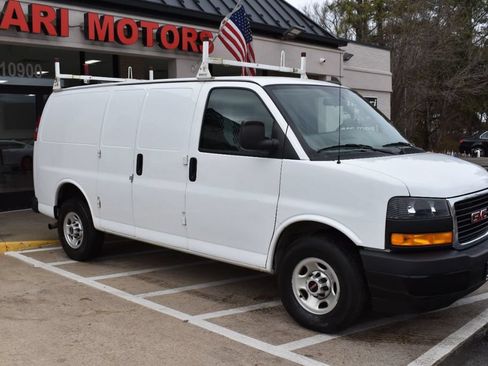 Used 2018 GMC Savana 2500 w/ Communications Package RWD image 9