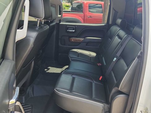 Used 2018 Chevrolet Silverado 1500 High Country AWD/4WD image 7