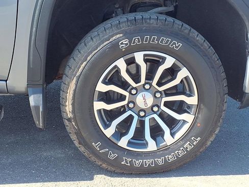Used 2021 GMC Sierra 1500 AT4 w/ AT4 Preferred Package AWD/4WD image 9