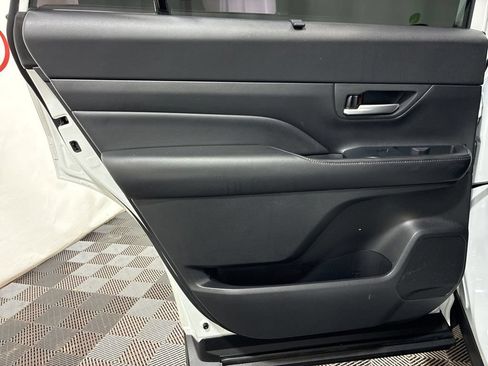Used 2024 Toyota Grand Highlander AWD image 18