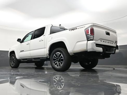 Used 2020 Toyota Tacoma TRD Sport w/ Technology Package RWD image 23