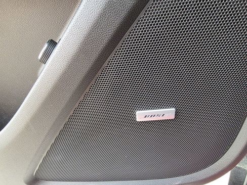 Used 2022 Chevrolet Traverse RS image 32