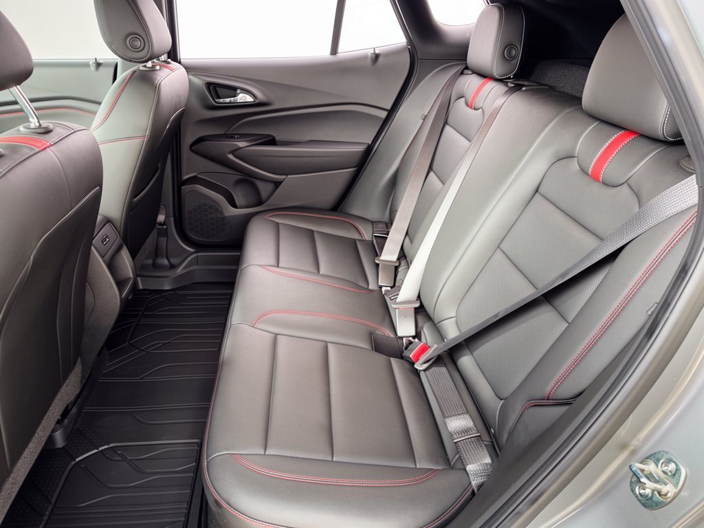 Certified 2026 Chevrolet Trax RS w/ Sunroof Package FWD image 25