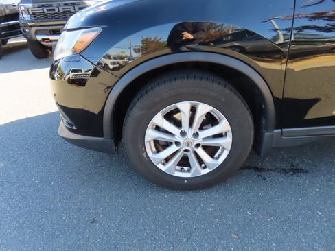 Used 2015 Nissan Rogue SV w/ SV Premium Package image 10