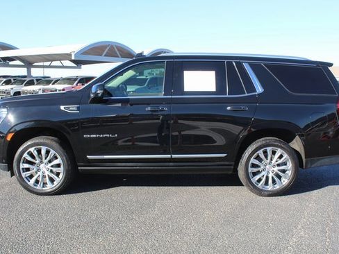 Used 2023 GMC Yukon Denali w/ Denali Reserve Package image 10