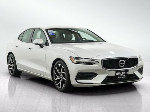 Used 2020 Volvo S60 T5 Momentum w/ Protection Package Premier FWD image 7