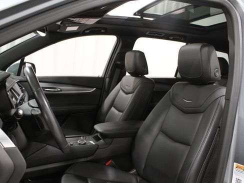 Used 2024 Cadillac XT6 Luxury image 5