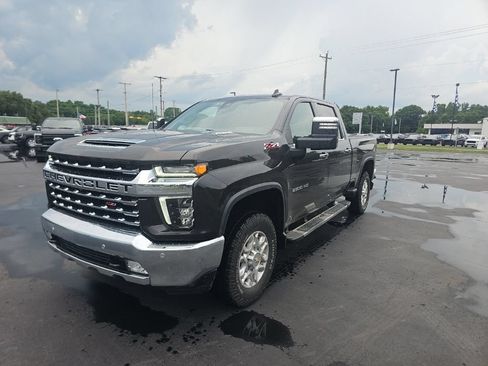 Used 2021 Chevrolet Silverado 2500 LTZ w/ LTZ Plus Package AWD/4WD image 7
