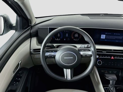 Used 2025 Hyundai Tucson SEL FWD image 18