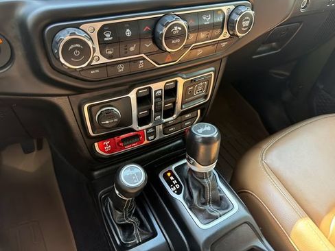 Used 2021 Jeep Wrangler Unlimited Rubicon AWD/4WD image 28