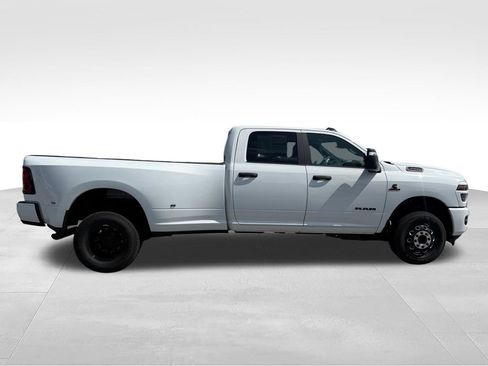 New 2026 RAM 3500 Big Horn AWD/4WD image 6