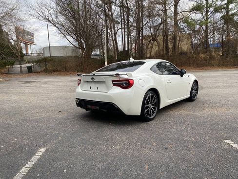 Used 2020 Toyota 86 image 5