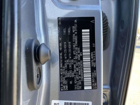 Used 2023 Toyota Highlander XLE image 36