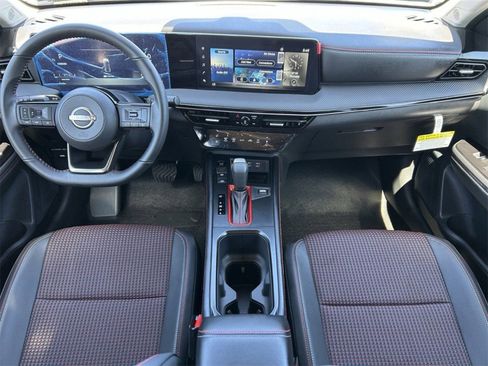 New 2025 Nissan Kicks SR image 19