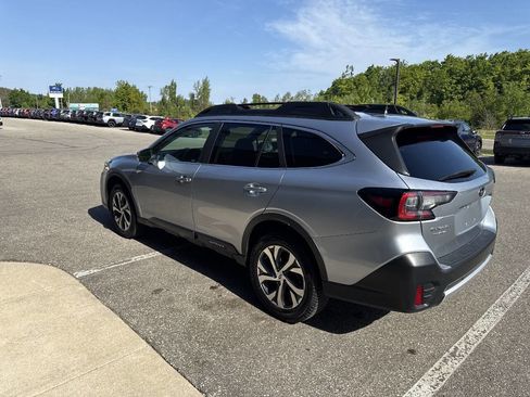 Used 2020 Subaru Outback Limited AWD/4WD image 5