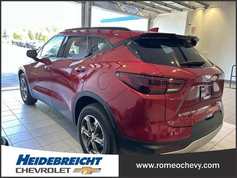Used 2024 Chevrolet Blazer LT AWD/4WD image 5