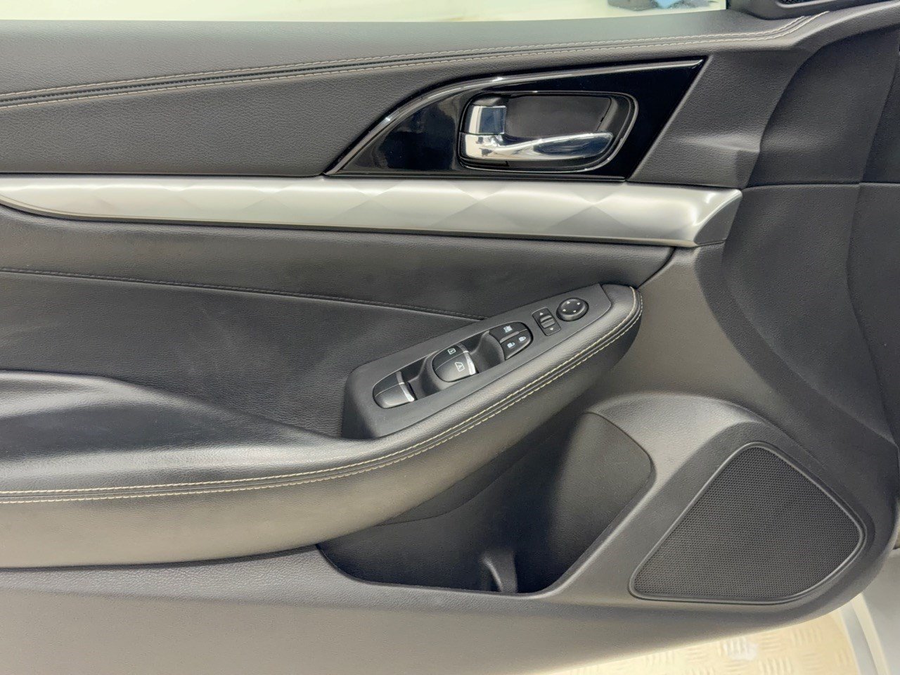 Used 2020 Nissan Maxima 3.5 SL w/ Floor Mat Group FWD image 14