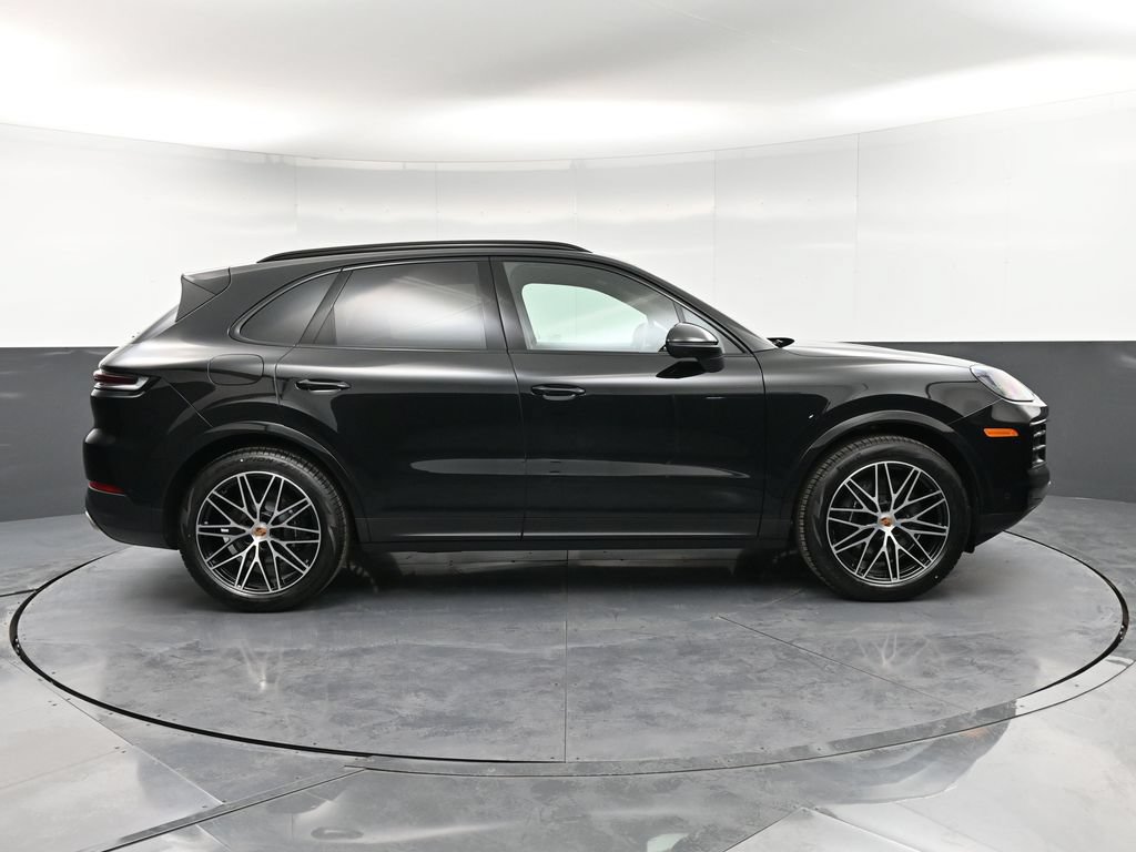 Certified 2026 Porsche Cayenne AWD/4WD image 9