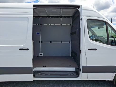 Used 2026 Mercedes-Benz Sprinter 2500 image 8