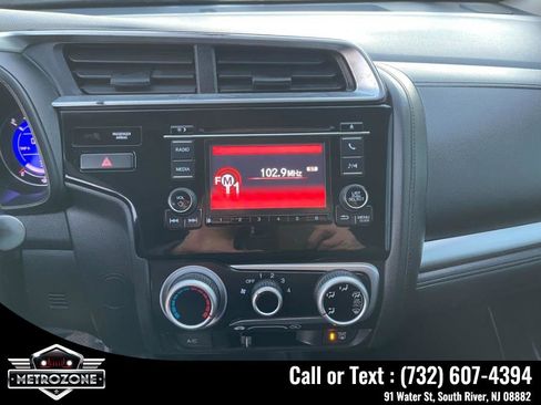 Used 2019 Honda Fit LX image 24