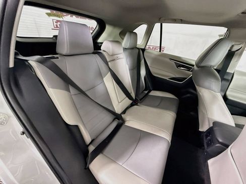 Certified 2023 Toyota RAV4 XLE Premium AWD/4WD image 31