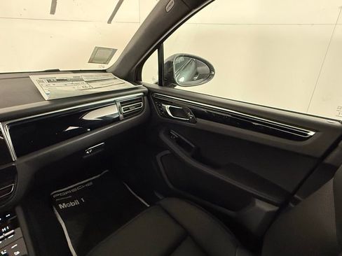 New 2026 Porsche Macan S image 24