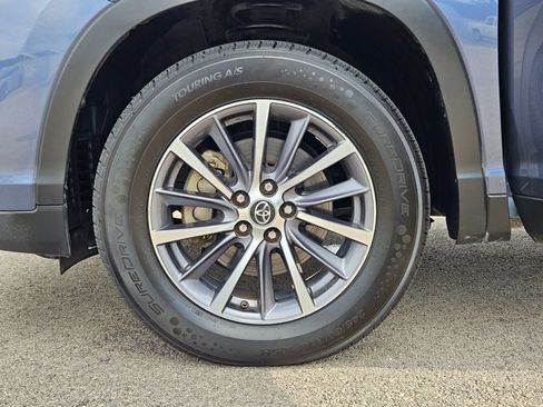 Used 2019 Toyota Highlander XLE FWD image 26