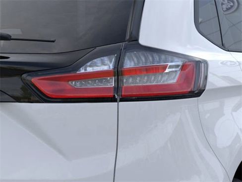 New 2024 Ford Edge SE w/ Black Appearance Package image 43
