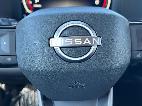 New 2026 Nissan Pathfinder SL image 5