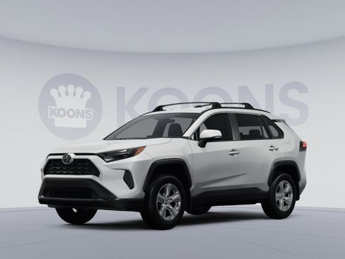 Used 2025 Toyota RAV4 XLE FWD image 1