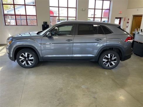 Used 2021 Volkswagen Atlas Cross Sport SE AWD/4WD image 4