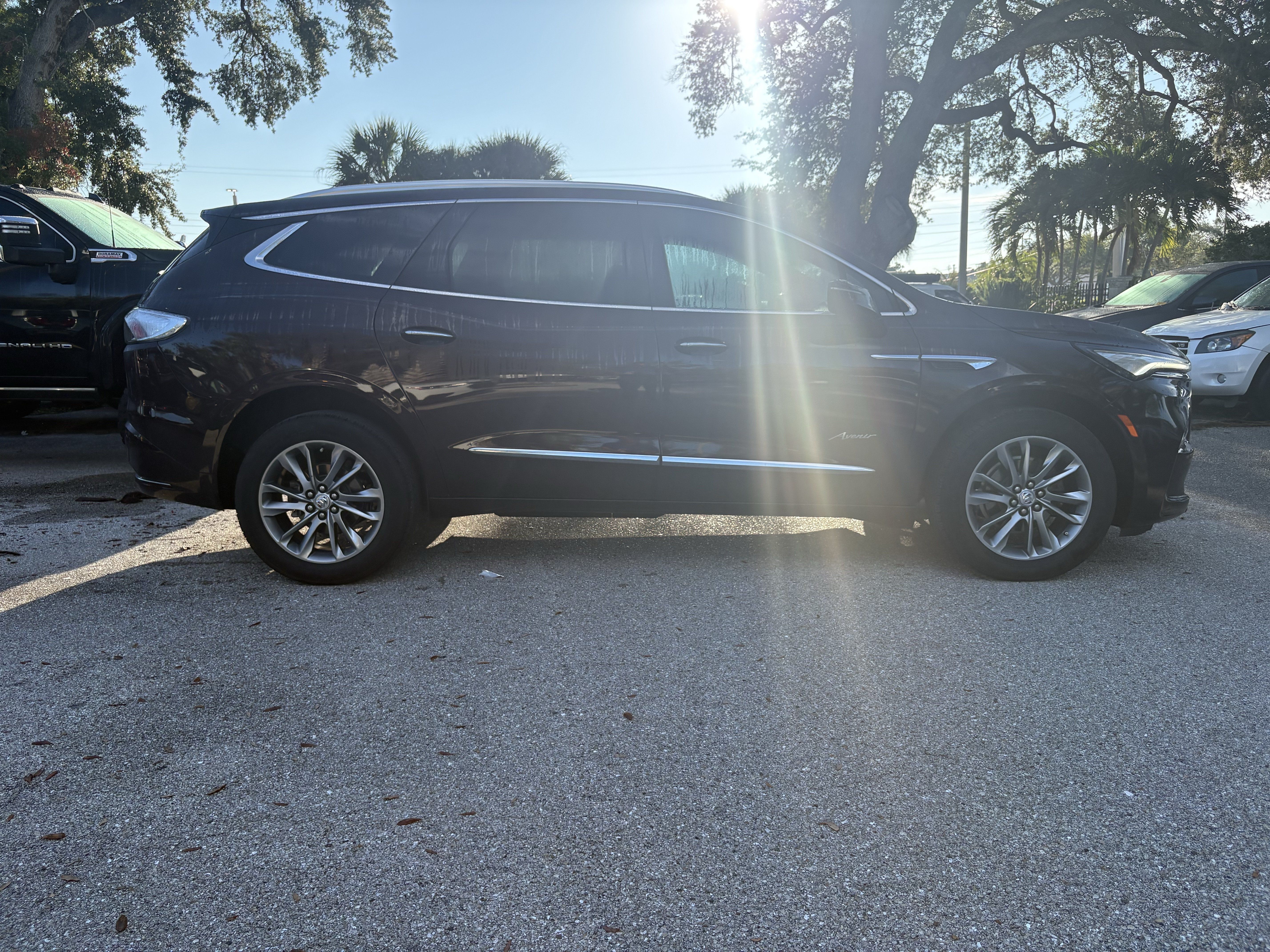 Used 2024 Buick Enclave Avenir FWD image 8