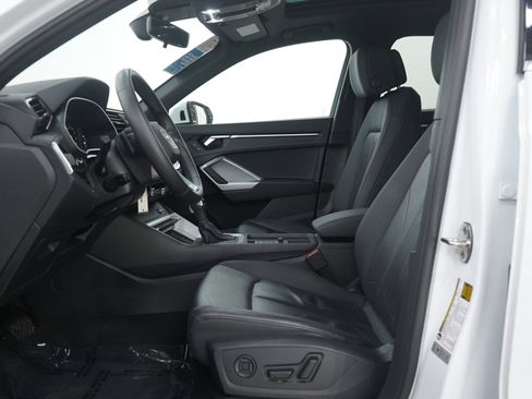 Used 2025 Audi Q3 2.0T Premium image 23