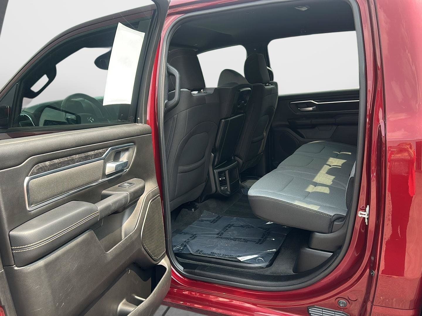 Used 2024 RAM 1500 Big Horn AWD/4WD image 8
