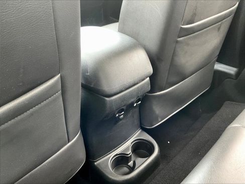 Used 2018 Jeep Wrangler Sahara w/ Connectivity Group AWD/4WD image 23