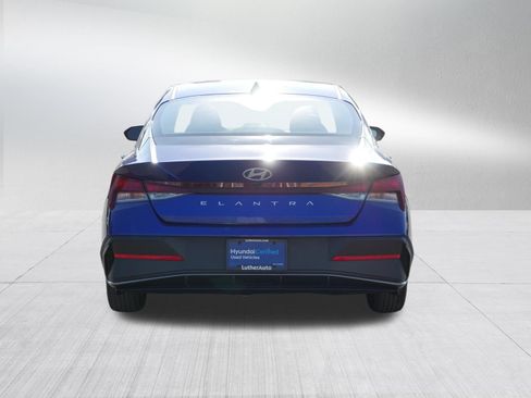Certified 2025 Hyundai Elantra SE FWD image 6