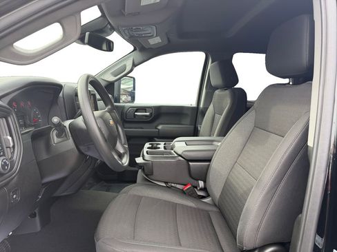 Used 2024 Chevrolet Silverado 2500 Custom w/ Custom Value Package image 9