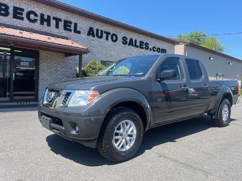 Used 2014 Nissan Frontier SV w/ SV Value Truck Package AWD/4WD image 2