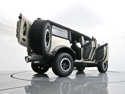 New 2025 Ford Bronco Badlands image 35