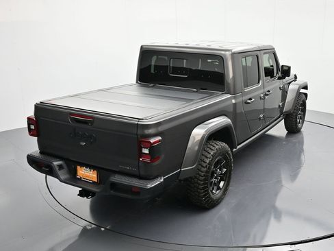 Certified 2025 Jeep Gladiator Sport image 38