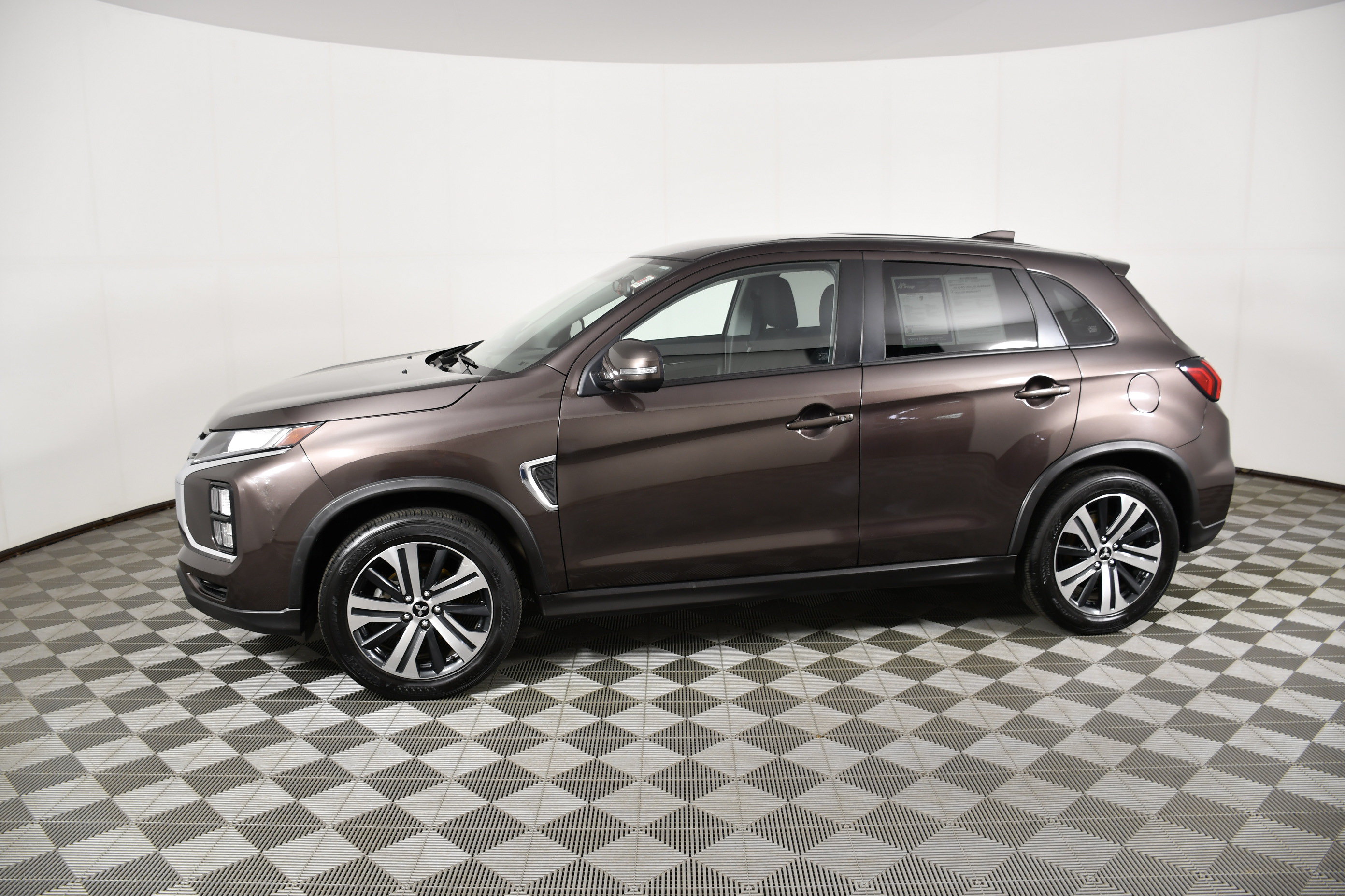 Used 2020 Mitsubishi Outlander Sport SE AWD/4WD image 9