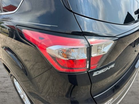 Used 2018 Ford Escape SE w/ SE Sync 3 Package AWD/4WD image 21