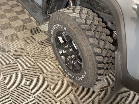 Certified 2025 Jeep Gladiator Willys image 15