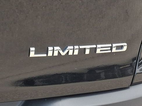 Used 2018 Jeep Cherokee Limited AWD/4WD image 31
