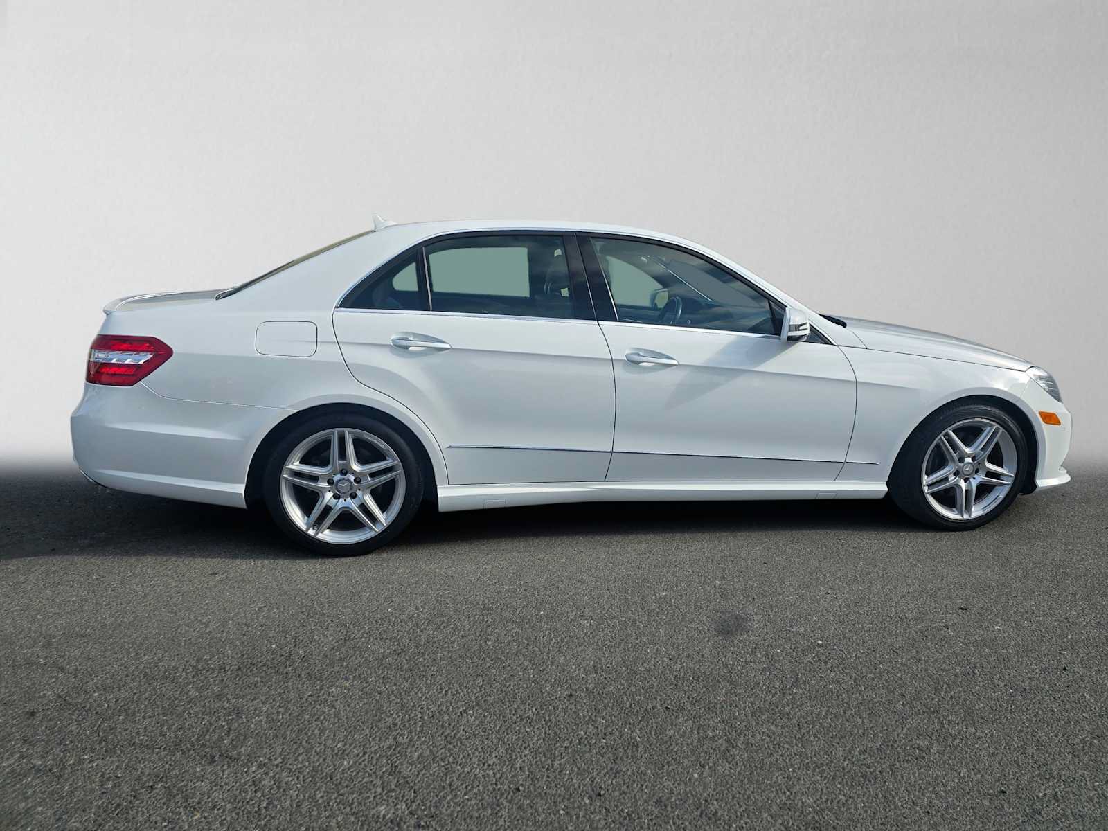 Used 2013 Mercedes-Benz E 350 Sedan image 2