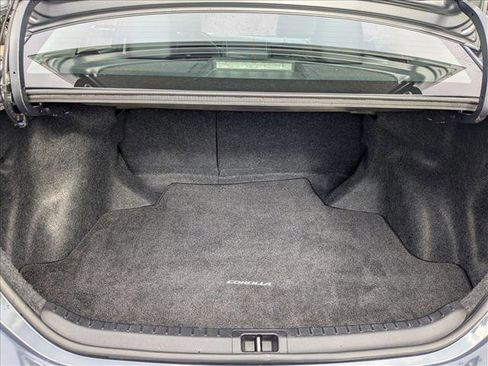 Used 2015 Toyota Corolla LE Premium image 6