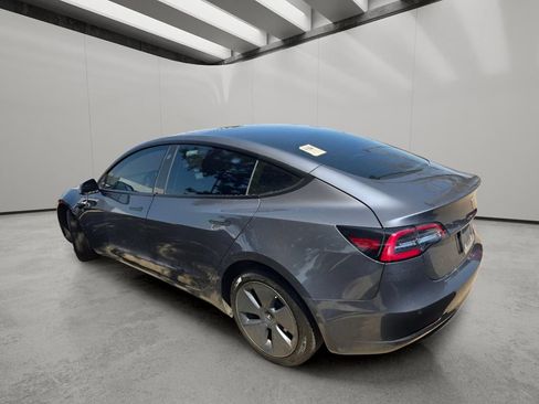 Used 2022 Tesla Model 3 Long Range AWD/4WD image 3